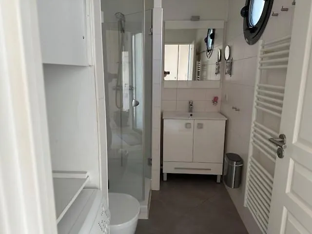 Apartment 1 Bedroom Next To The Beach And Port Vauban Antibes
