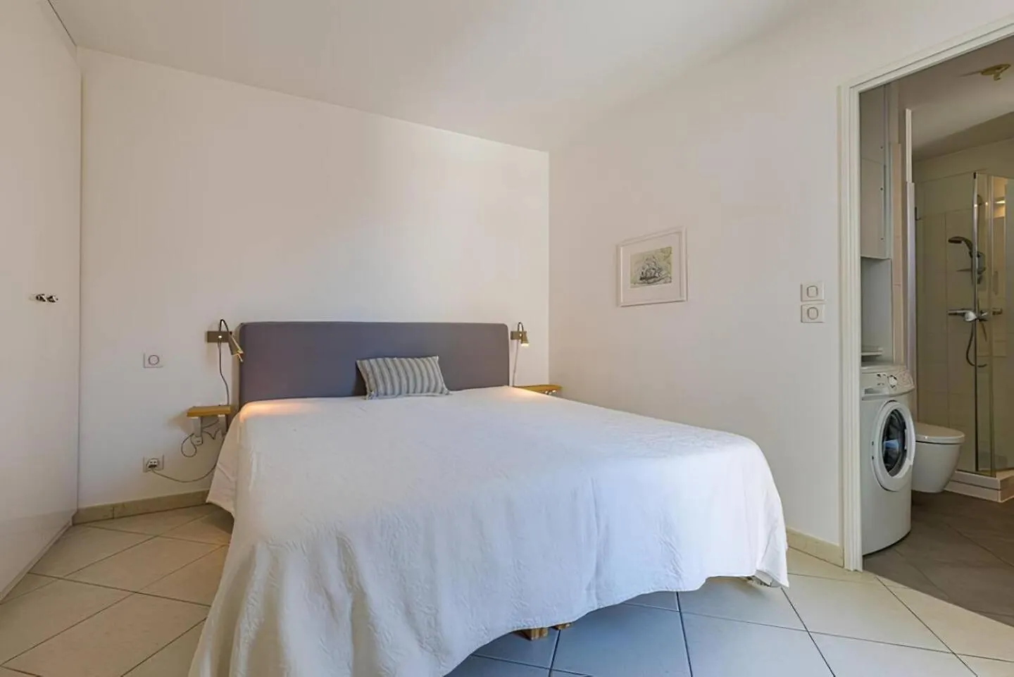 1 Bedroom Next To The Beach And Port Vauban Antibes France